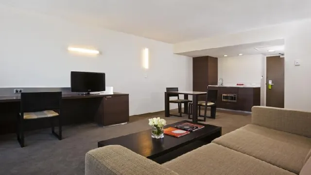 Mercure Cairns Harbourside Hotel photo 3