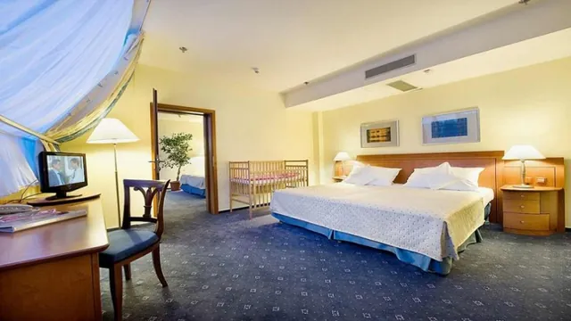 Ramada by Wyndham Goa Arpora photo 2