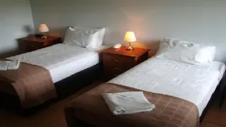 Cairns Reef Apartments & Motel