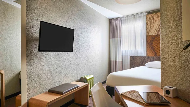 Holiday Inn Cairns Harbourside photo 4