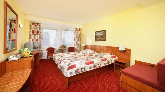 Ramada by Wyndham Bucharest Otopeni Airport photo 1