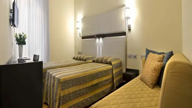 Ramada by Wyndham Portland photo 1