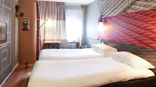 Ramada by Wyndham Raleigh photo 5