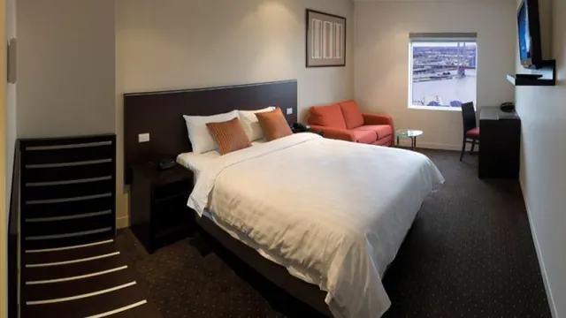 Ramada by Wyndham Thunder Bay Airlane Hotel photo 2