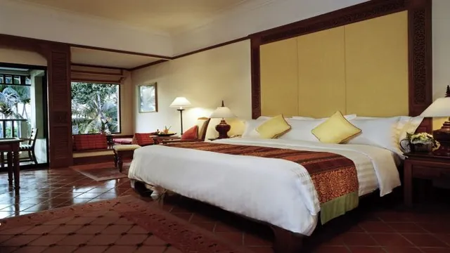 Ramada by Wyndham Van photo 2