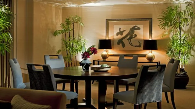 Ramada Plaza by Wyndham West Hollywood Hotel & Suites photo 2
