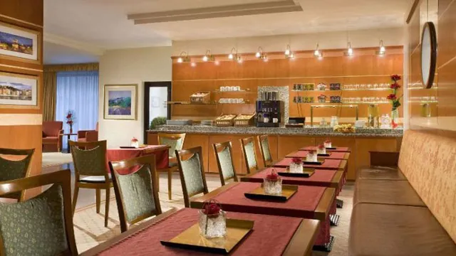 Super 8 by Wyndham Baltimore Northwest photo 3