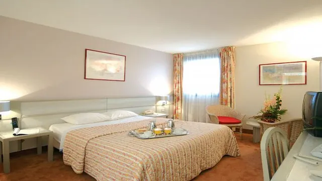 Super 8 by Wyndham Baxter/Brainerd Area photo 2