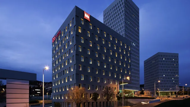 Ibis Barcelona Santa Coloma photo 6