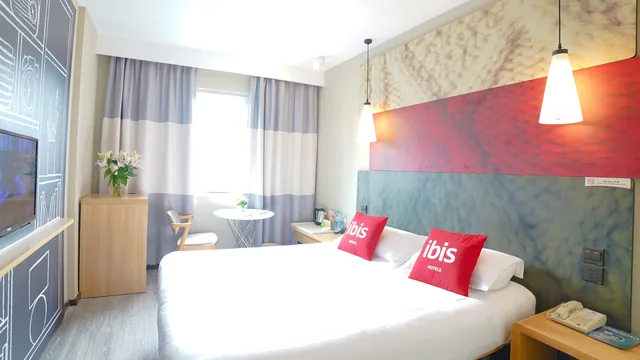 Super 8 by Wyndham Cedar Rapids photo 1