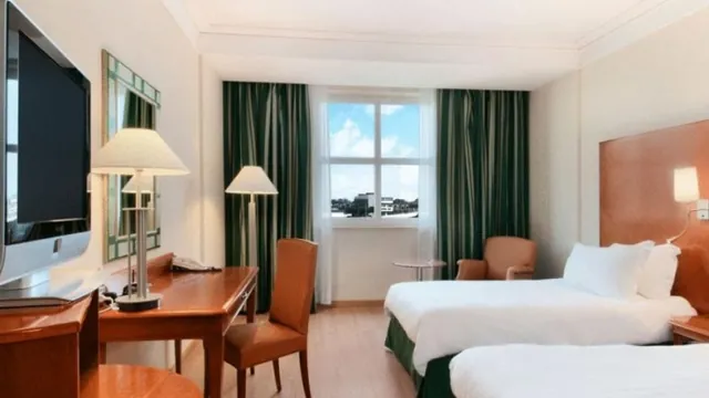 Super 8 by Wyndham Charles City photo 2