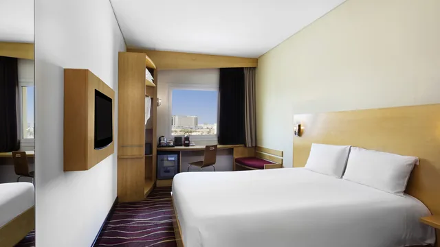 Ibis Muscat photo 6