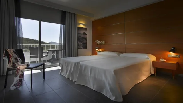 Fiesta Cala Llonga Hotel Ibiza photo 3