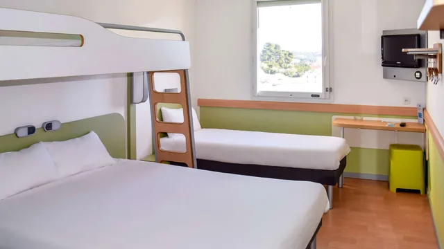 NH Iruna Park Hotel Pamplona photo 3