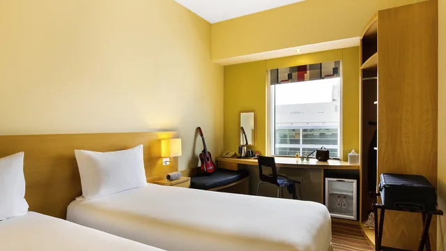 Super 8 by Wyndham Denver Stapleton photo 1