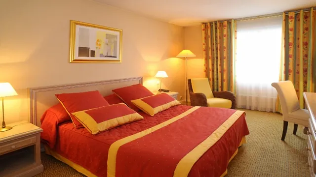 Hotel Qualys Axotel Perrache Lyon photo 2