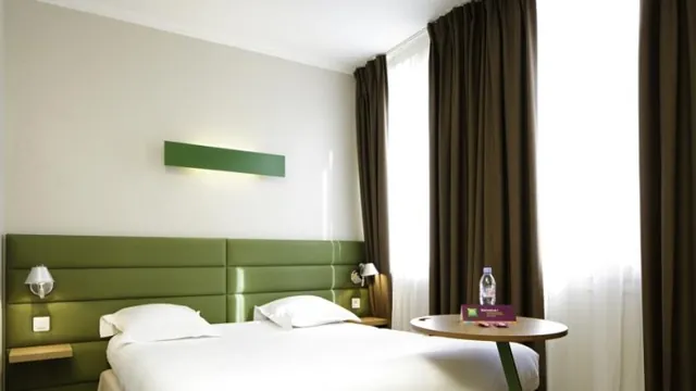 Super 8 by Wyndham Eastland photo 2
