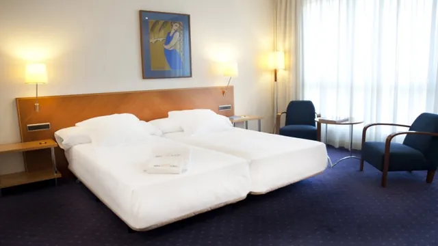 Super 8 by Wyndham Fort Madison photo 3