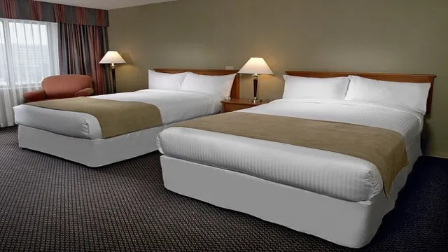 Crowne Plaza Chateau Lacombe Edmonton Hotel photo 5