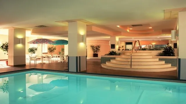 Crowne Plaza Chateau Lacombe Edmonton Hotel photo 6