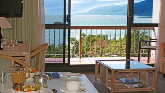 Cairns Plaza Hotel photo 5