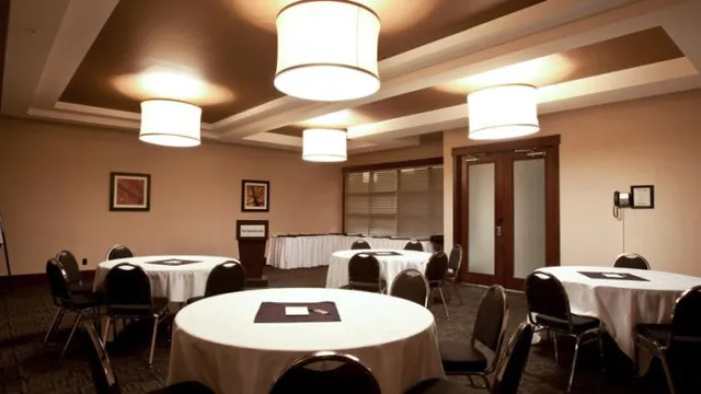 Super 8 by Wyndham High Level AB photo 3