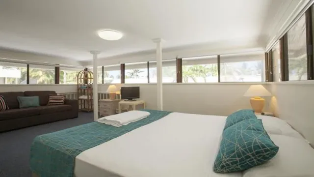 Super 8 by Wyndham Innisfail photo 3