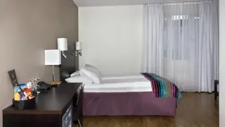 Super 8 by Wyndham Kansas City Airport North