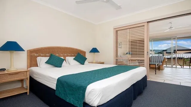 Macrossan House Boutique Holiday Apartments Port Douglas photo 2