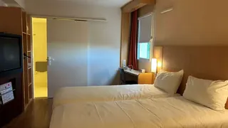 Ibis Loriol le Pouzin