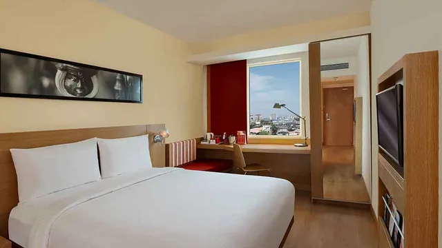 Ibis New Delhi Aerocity photo 6