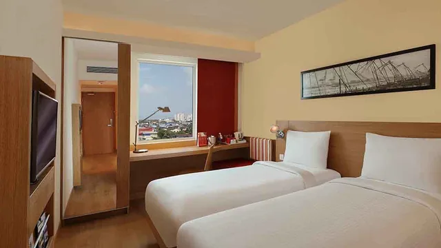 Ibis New Delhi Aerocity photo 7