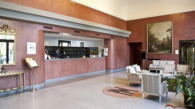 Super 8 by Wyndham Niagara Falls North photo 1