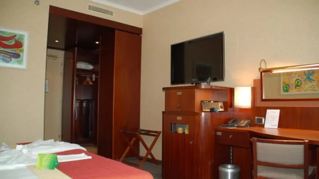 Super 8 by Wyndham Odessa TX photo 2