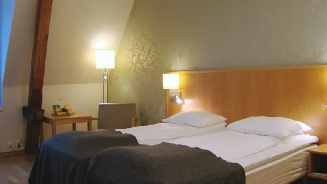 La Quinta Inn & Suites by Wyndham Shawnee photo 2