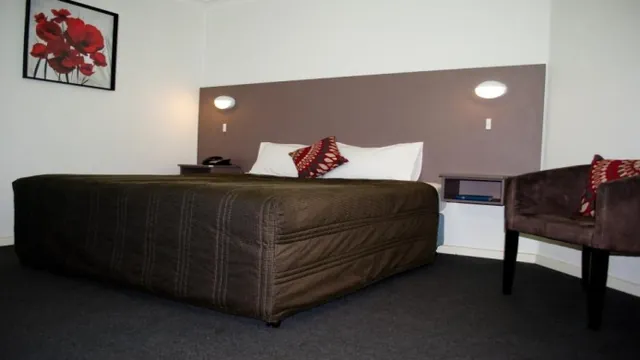 Diplomat Motel Alice Springs photo 3