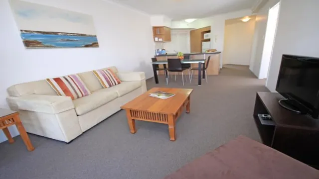 Super 8 by Wyndham Raleigh North East photo 1