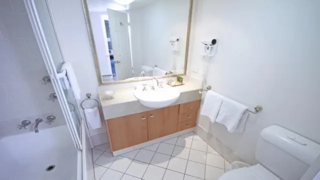 Super 8 by Wyndham Raleigh North East photo 2