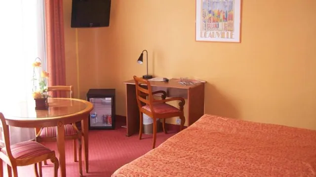 Super 8 by Wyndham Revelstoke BC photo 2