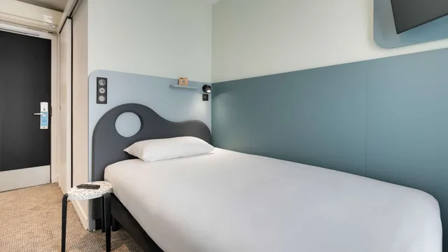 Super 8 by Wyndham Rolla photo 1