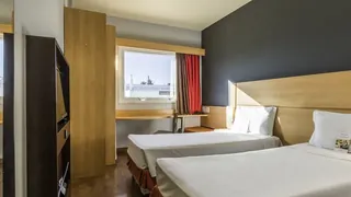 Super 8 by Wyndham Smoky Lake