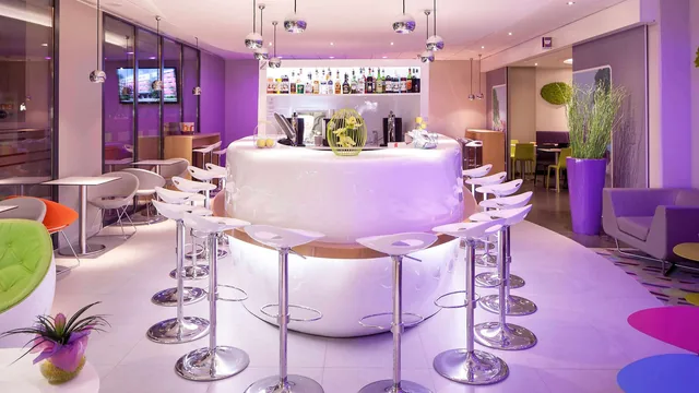 Radisson Hotel at Los Angeles Airport photo 9