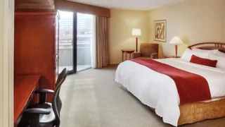 The National Hotel & Suites Ottawa