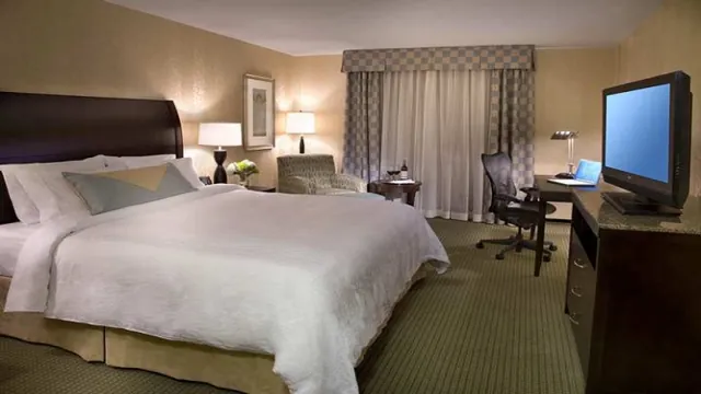 Express by Holiday Inn Downtown Toronto photo 1