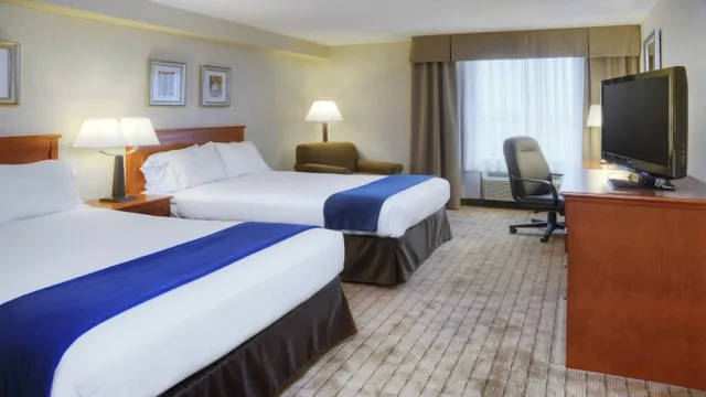 Express by Holiday Inn Downtown Toronto photo 3