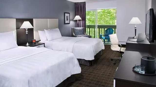 Toronto Don Valley Hotel & Suites photo 3
