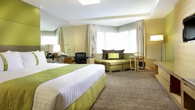 Holiday Inn Bangkok Silom photo 4