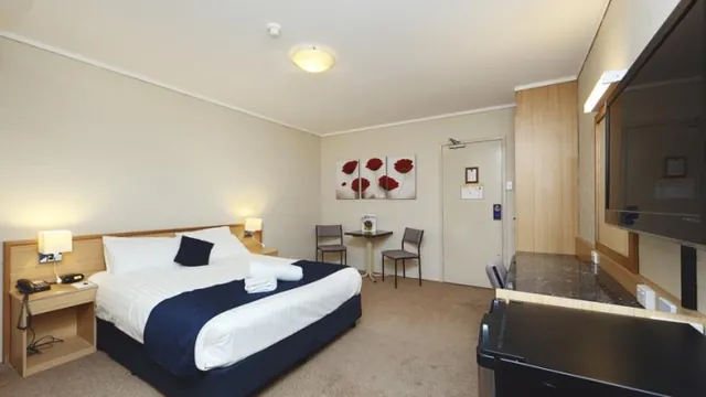 Super 8 by Wyndham Watrous photo 2