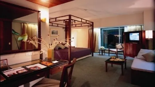 La Quinta Inn & Suites by Wyndham Tampa North I-75 photo 3