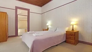 The Victoria & Albert Guesthouse Mount Victoria